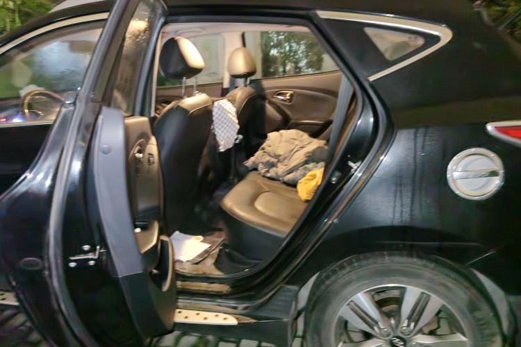 Used Hyundai ix35 2013 2.0L Automatic Two-Wheel Drive Leading GLX China IV Standard Left Rear Seat