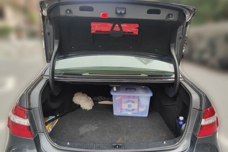 Used Mercedes-Benz E-Class 2010 E 260 L CGI Elegant Model Trunk