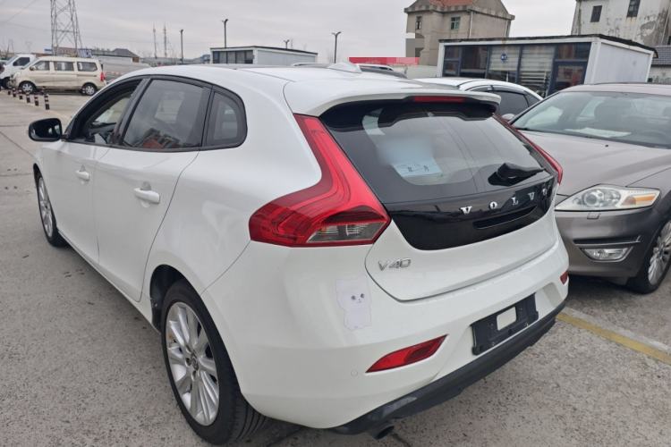 Used Volvo V40 2015 1.6T Zhiyi Edition
