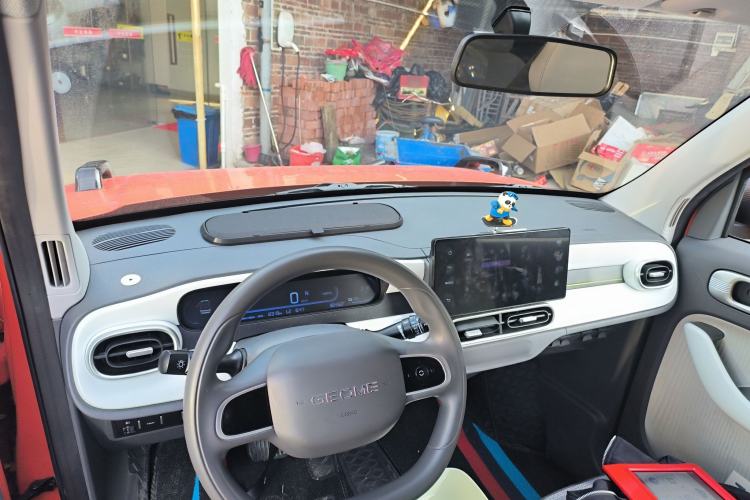 Used Geely Galaxy Panda 2025 210km Panda Rider Center Console