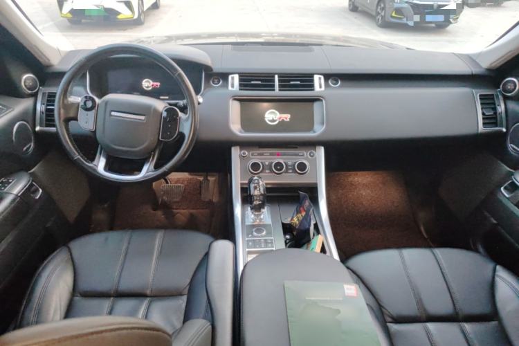 Used Land Rover Range Sport 2017 3.0 SC V6 SE Center Console