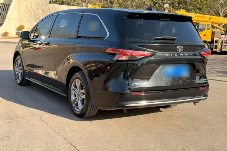 Used Toyota Sienna 2024 2.5L Hybrid Four-Wheel Drive Prestige Edition