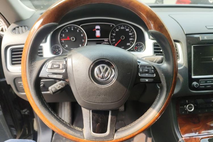 Used Volkswagen Touareg 2011 3.0 TSI High-End Version
