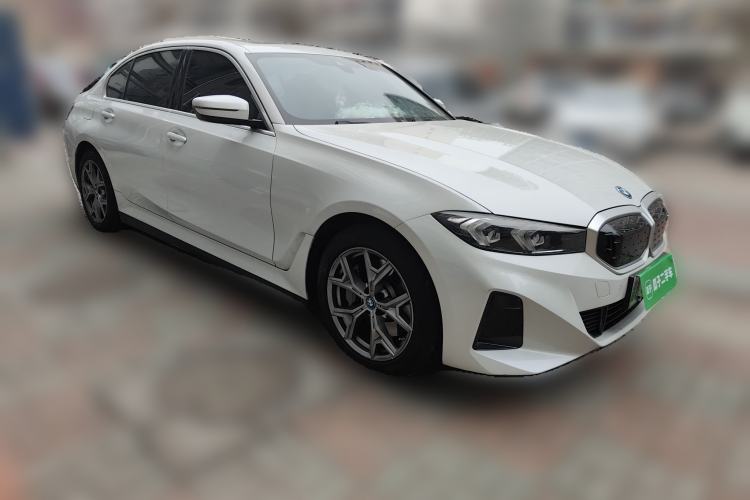 Used BMW i3 2024 eDrive 35 L Front Right 45 Deg