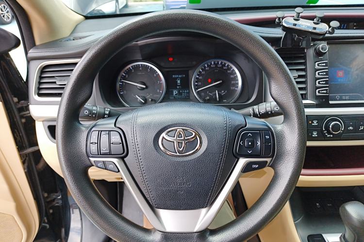 Used Toyota Highlander 2015 2.0T Two-Wheel Drive Elite Edition 7 Seats
