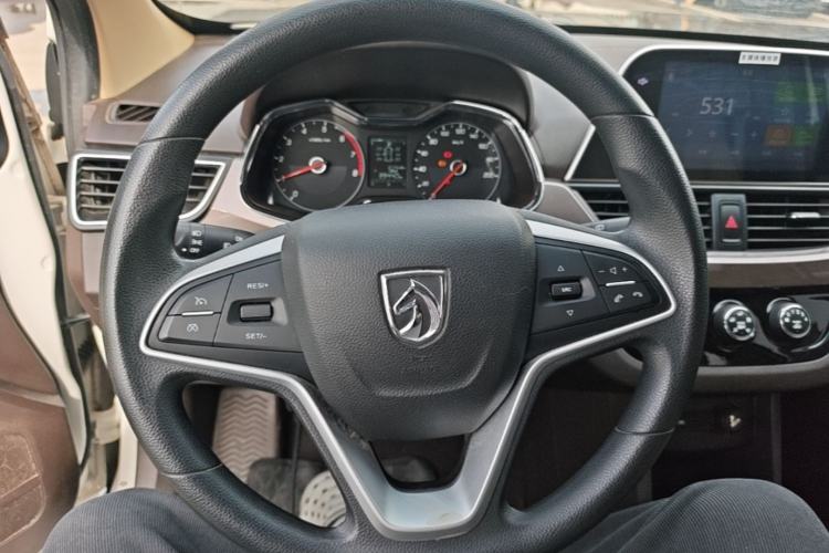 Used Baojun 310W 2017 1.5L Manual Fashion Model China V

