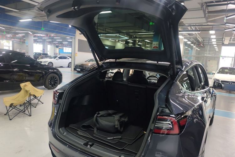 Used Tesla Model Y 2022 Long-Range All-Wheel-Drive Version
