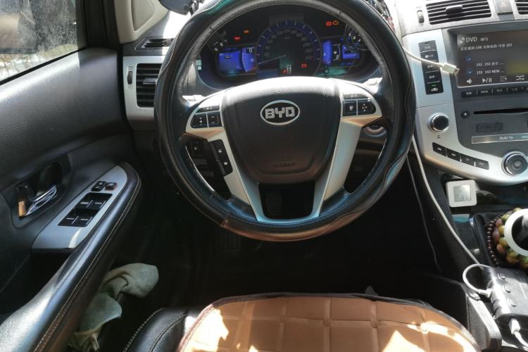 Used BYD S6 2013 Platinum Edition 2.0L Manual Luxury Model
