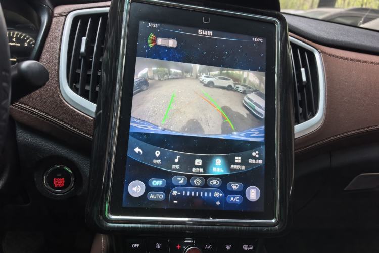 Used SWM X7 2018 1.5T Automatic Smart Enjoyment Version 7 Seats Audio And AC Panel