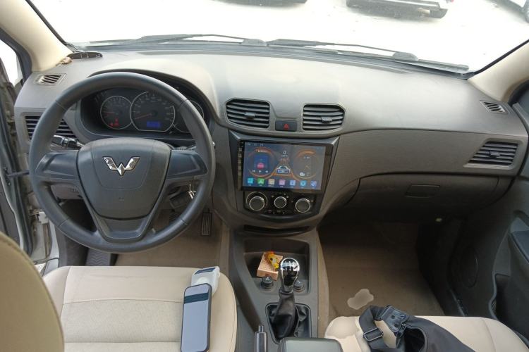 Used Wuling Hongguang 2015 1.5L S Basic Version China V Standard Center Console