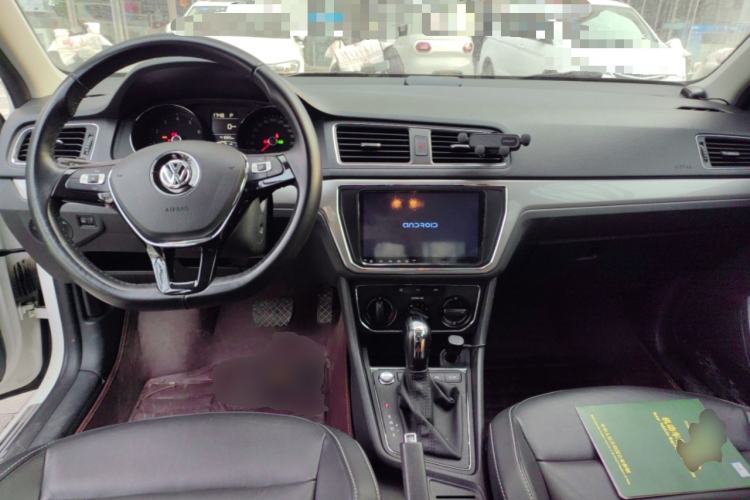 Used Volkswagen Lavida 2017 1.6L Automatic Comfort Edition Center Console