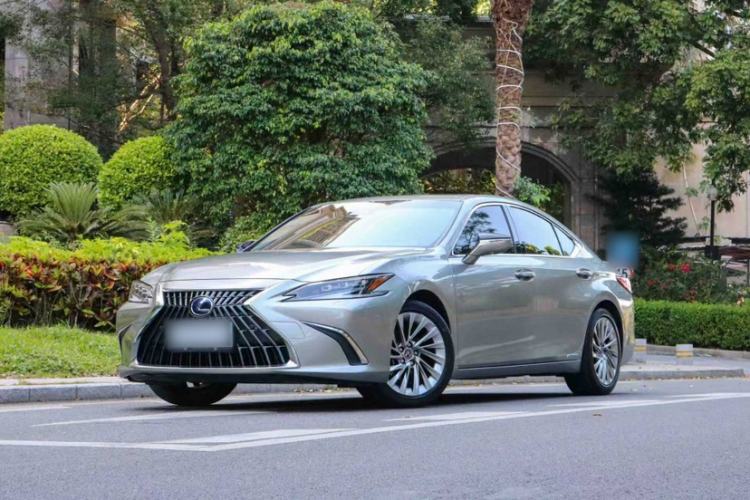 Used Lexus ES 2021 300h Executive Edition

