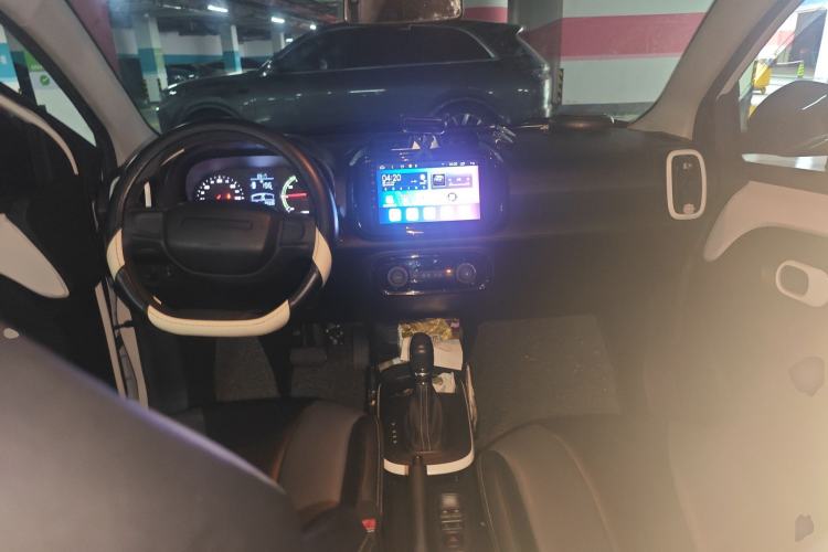 Used Roewe Clever 2022 311km QiQi BoBo Edition Center Console