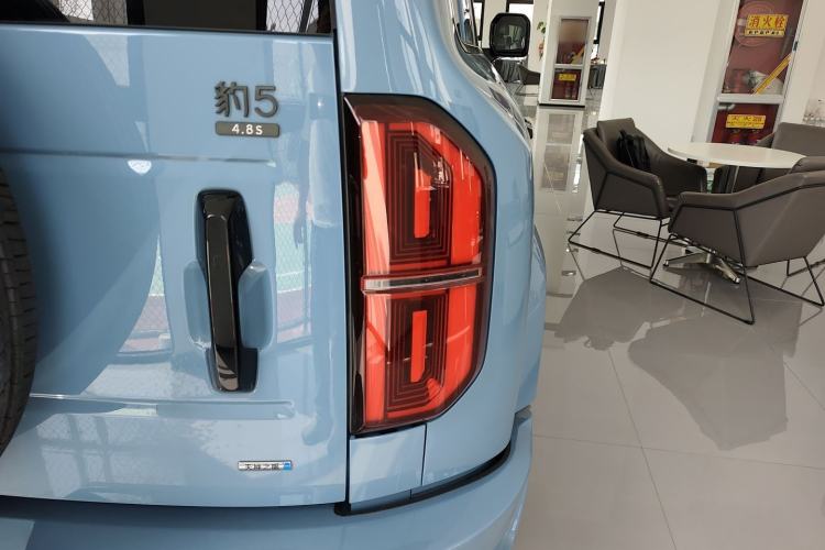 Used Formula Leopard 5 2025 TianShen Intelligent Driving Ultra Edition Right Rear Taillight