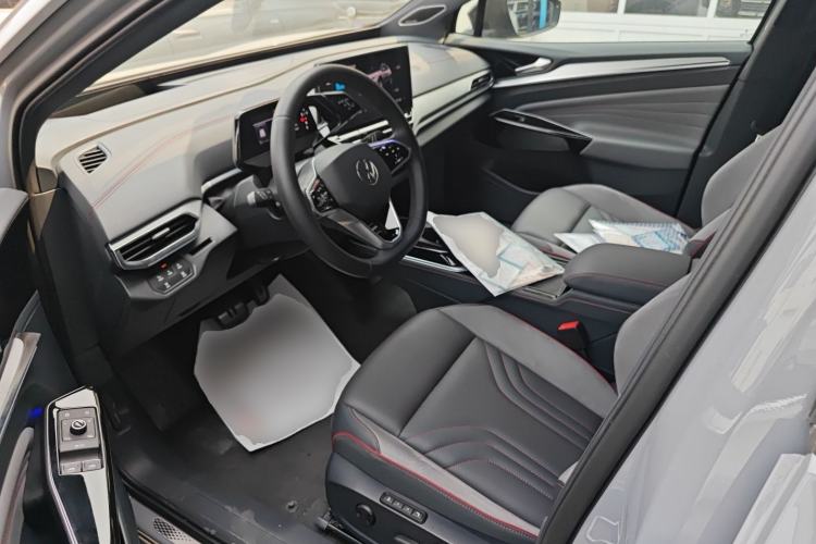 Used Volkswagen ID.4 CROZZ 2024 PRIME Left Front Seat