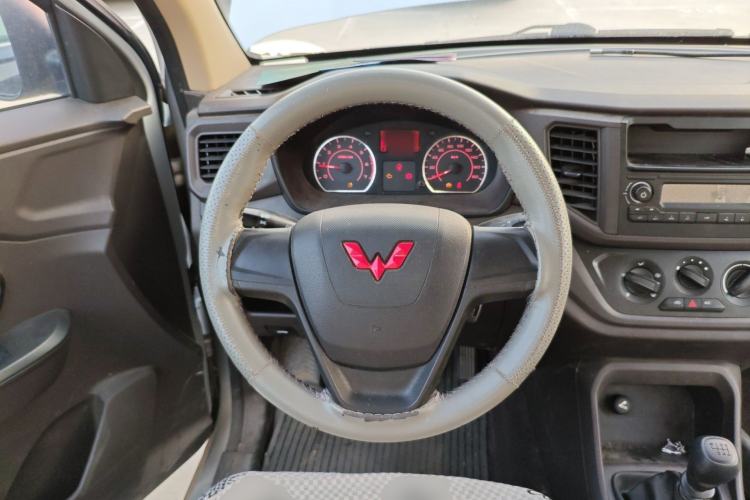 Used Wuling Hongguang V 2021 1.5L Jingqu Version LAR Steering Wheel