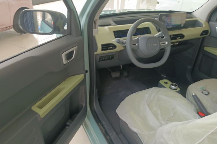 Used Geely Galaxy Panda 2024 Panda Mini 200km Endurance Bear
