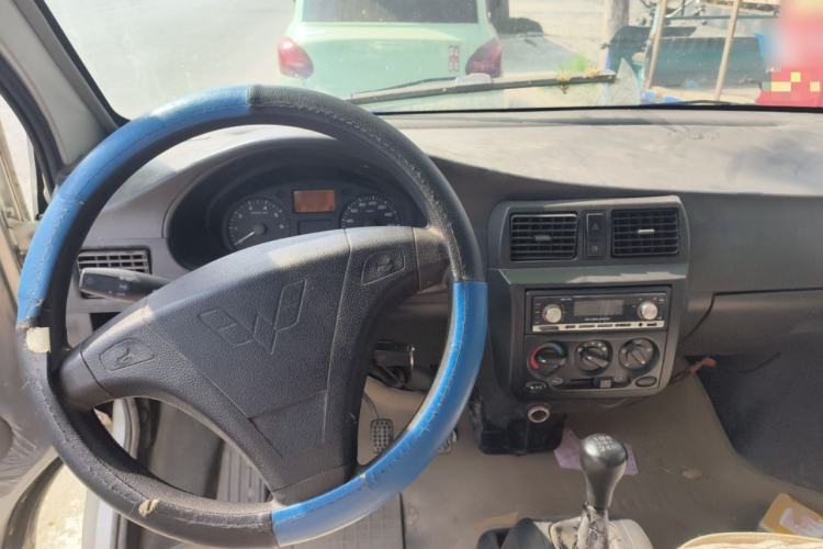 Used Wuling Rongguang Small Truck 2012 1.2L Double-Cab Basic Version LAQ Steering Wheel