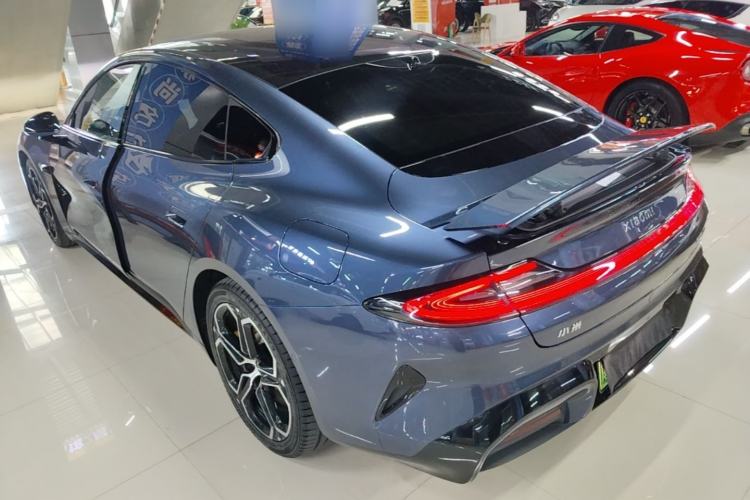 Used Xiaomi Auto SU7 2024 Four-Wheel Drive Ultra-Long Range Advanced Intelligent Driving Max Edition
