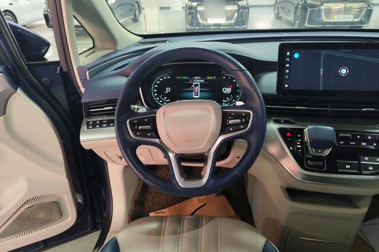 Used Roewe iMAX8 2022 400TGI Prestige Edition
