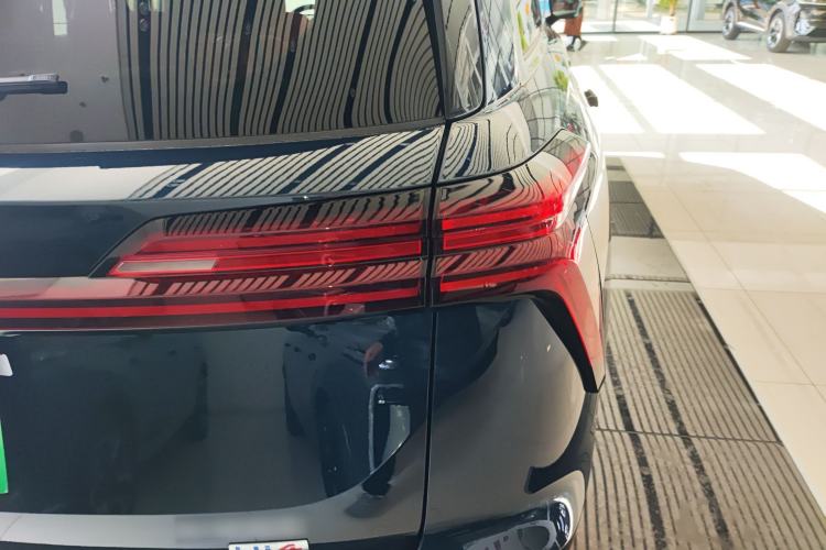 Used Wey Lanshan 2025 Four-Wheel Drive Max Right Rear Taillight