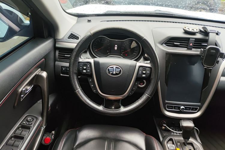 Used Bestune X80 2018 Live Edition 1.8T Automatic Luxury Model Steering Wheel