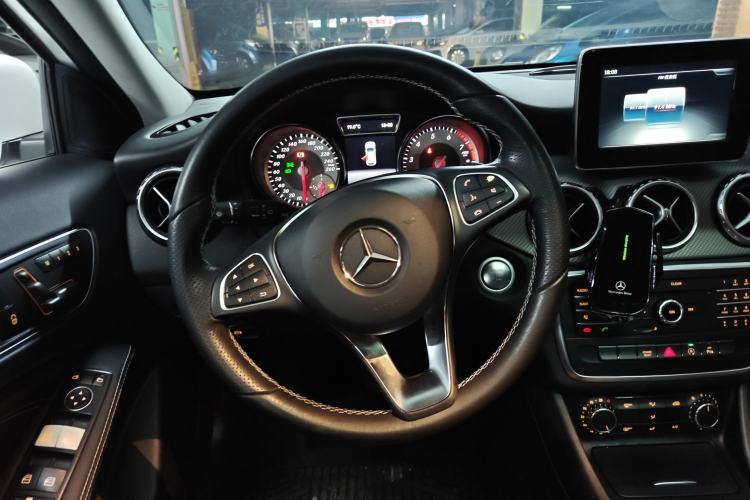 Used Mercedes-Benz GLA 2016 GLA 200 Sport Edition Steering Wheel
