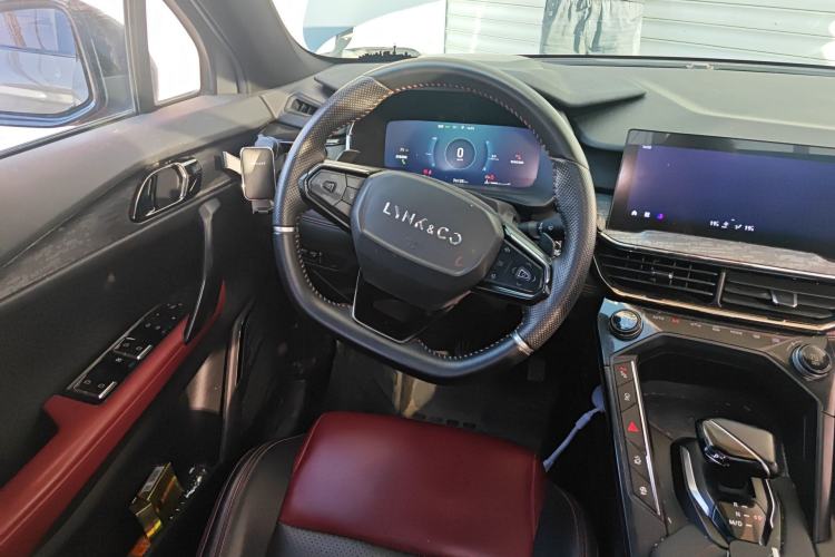 Used Lynk & Co 06 2020 1.5T JinPro model
