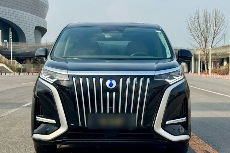 Used Denza D9 2022 EV 600 Four-Wheel Drive Prestige Model
