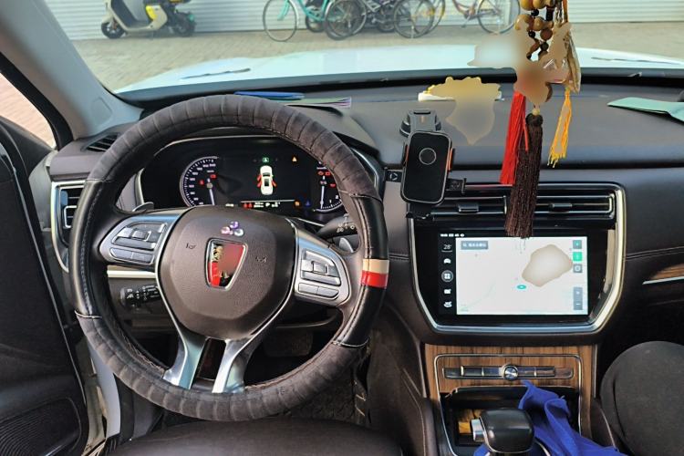 Used Roewe RX8 2018 30T Smart Connectivity Two-Wheel Drive Supreme Edition
