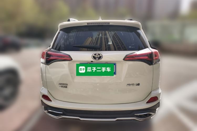 Used Toyota RAV4 2019 2.0L CVT Two-Wheel Drive Comfort Edition China VI Standard Rear