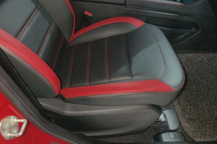 Used BAIC Off-Road BJ40 2019 2.3T Automatic Four-Wheel Drive Urban Hunter Edition Premium Model China VI Emission Standard Right Front Seat