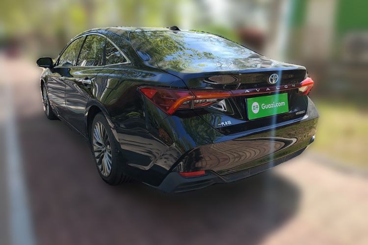 Used Toyota Avalon 2019 Dual-Engine 2.5L Luxury Edition China VI Standard
