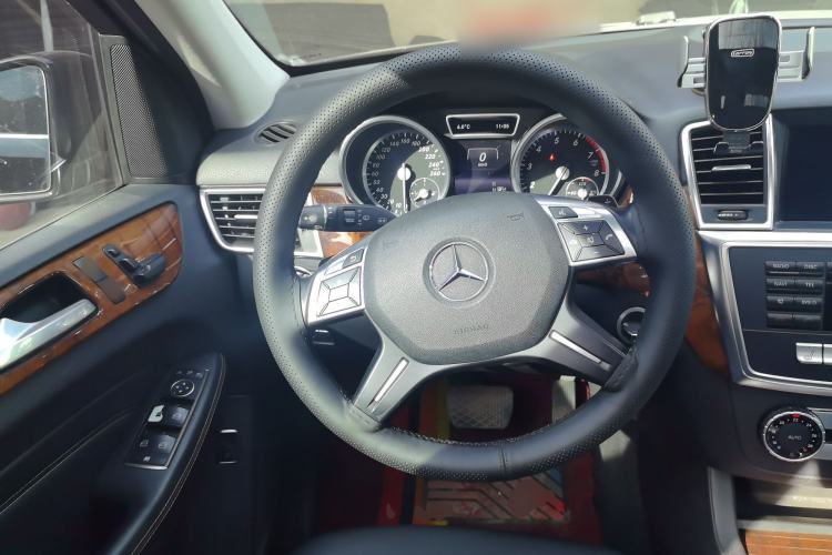 Used Mercedes-Benz M-Class 2015 ML 400 4MATIC Dynamic Model
