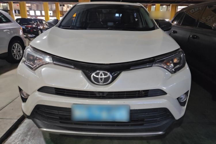 Used Toyota RAV4 2019 2.0L CVT Two-Wheel Drive ZhiShang Version China VI Standard
