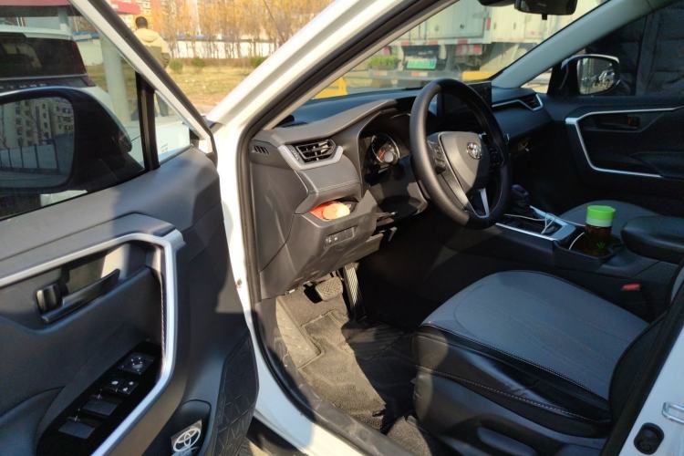 Used Toyota RAV4 2024 2.0L CVT Two-Wheel Drive Urban Edition