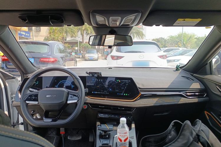 Used CHANGAN OSHAN X5 PLUS 2023 1.5T DCT Excellence Edition Center Console