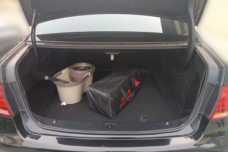 Used Mercedes-Benz E-Class 2011 E 200 L CGI Elegant Model
