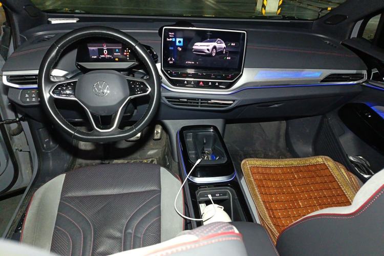 Used Volkswagen ID.4 CROZZ 2022 High-Performance PRIME Edition Center Console