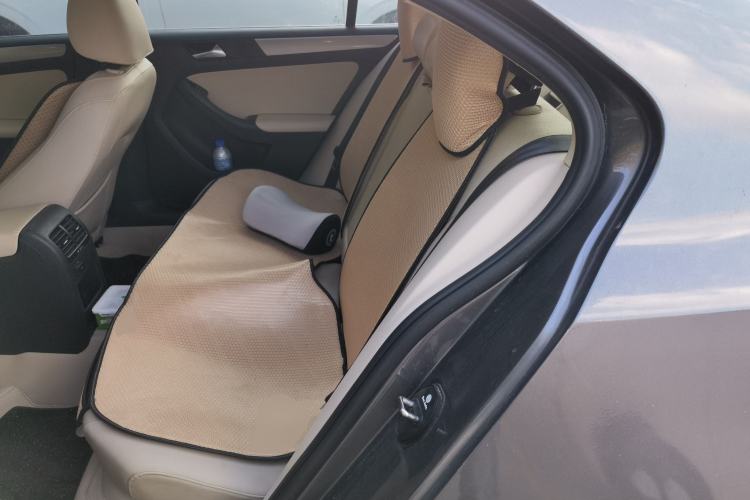 Used Volkswagen Sagitar 2014 Revised Version 1.6L Automatic Comfort Edition Left Rear Seat