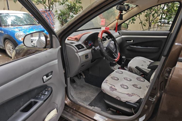 Used Dongfeng Fengon 360 2015 1.5L Manual Comfort 7-Seater China IV Standard Driver Seat