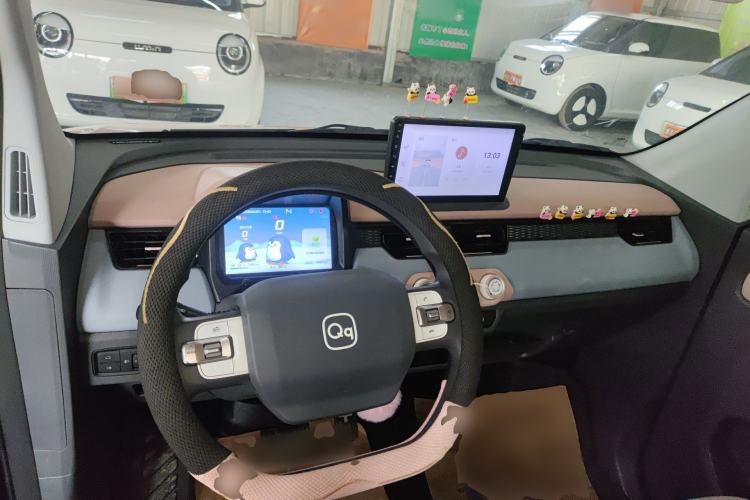 Used Chery QQ Ice Cream 2025 205km Qi Energy Version Center Console