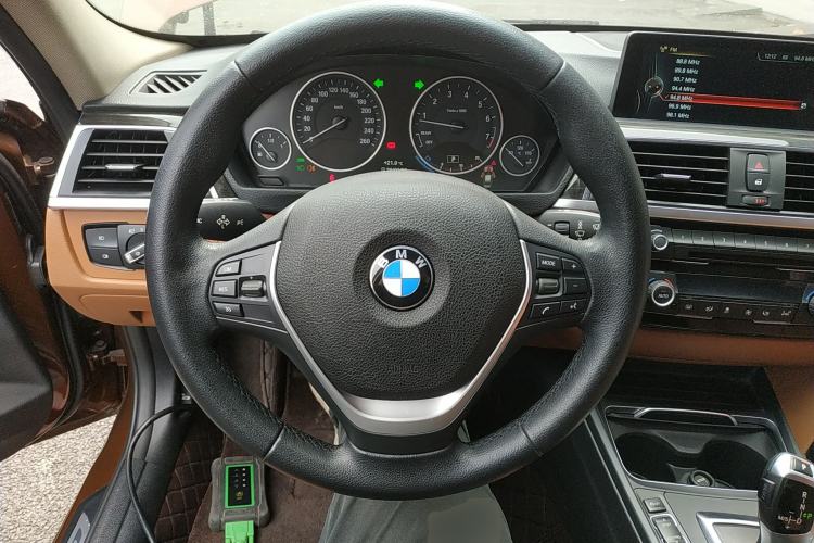 Used BMW 3 Series 2016 320Li Luxury Design Package
