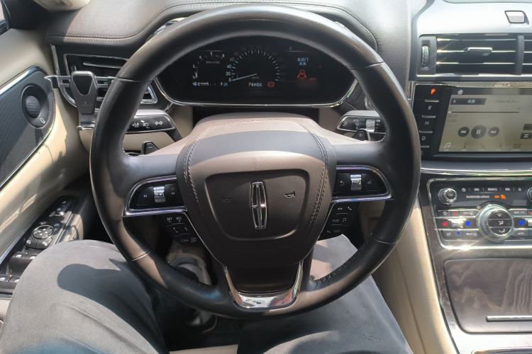 Used Lincoln Continental 2017 2.0T Two-Wheel Drive Prestige Edition Steering Wheel