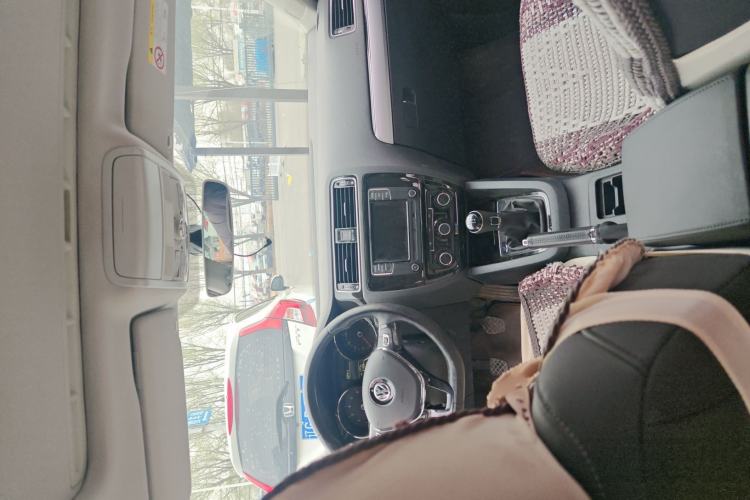 Used Volkswagen Sagitar 2018 1.6L Manual Comfort Model Interior 7