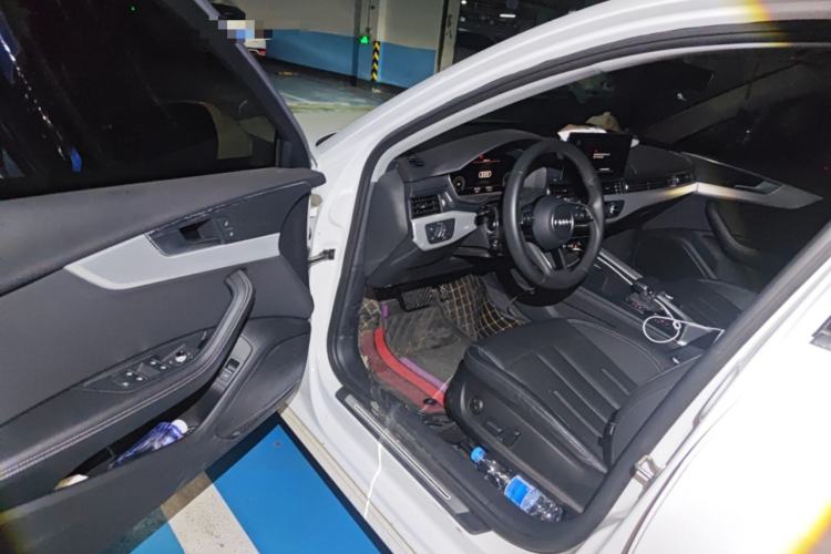 Used Audi A4L 2020 40 TFSI Fashionable and Elegant Model
