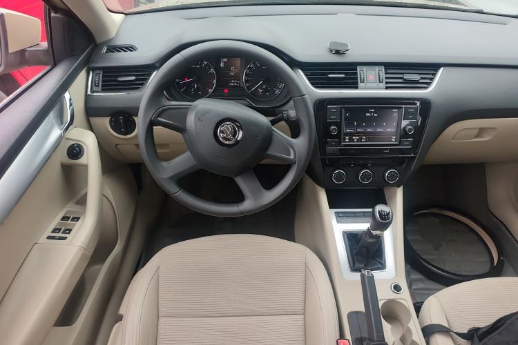Used Skoda Octavia 2015 1.6L Manual Yijie Edition Steering Wheel