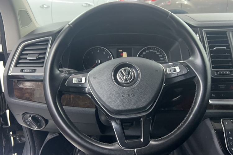 Used Volkswagen Multivan 2018 2.0 TSI Two-Wheel-Drive Luxury Edition 7 Seats
