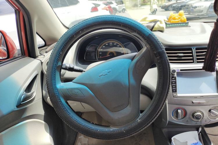 Used Chevrolet Sail 2013 Sedan 1.4L AMT Enjoy Edition Steering Wheel