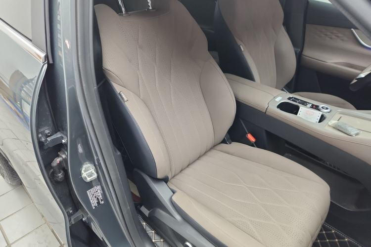 Used Chery Tiggo 8 PLUS 2025 290TGDI DCT Prestige 5-Seater Right Front Seat